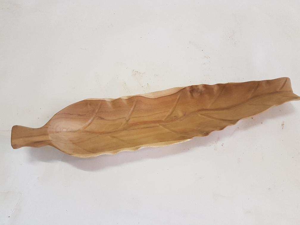 Decoratieschaal in bladvorm teak hout