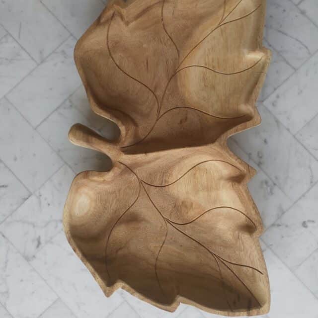 Decoratie schaal in bladvorm suar hout suna